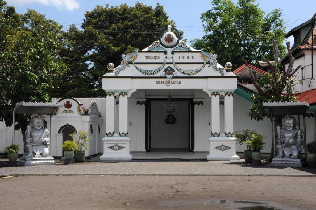 OYO 90804 Oma Uti Homestay Syariah Yogyakarta Luaran gambar